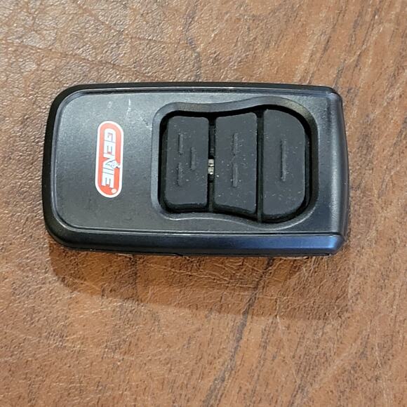 Genie GM3T (3-Button) Garage Door Gate Opener Remote - Picture 5 of 9